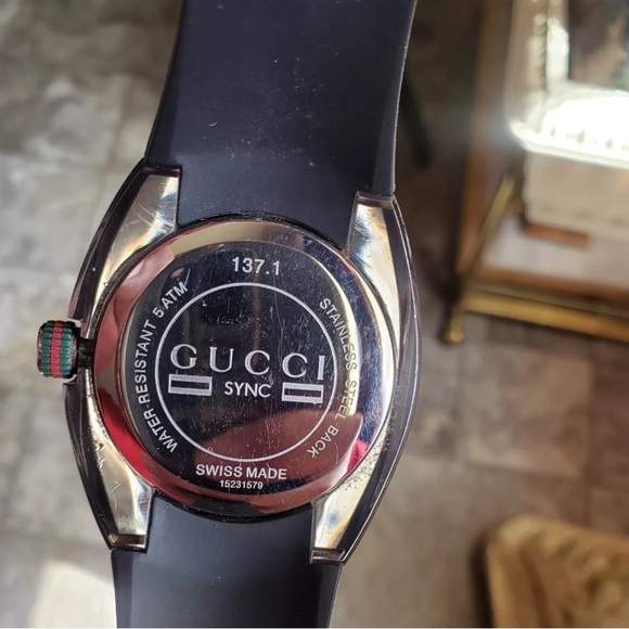 New Gucci Sync XXL 46mm YA137101 Black Rubber Band Black Dial Unisex Watch - Picture 6 of 8